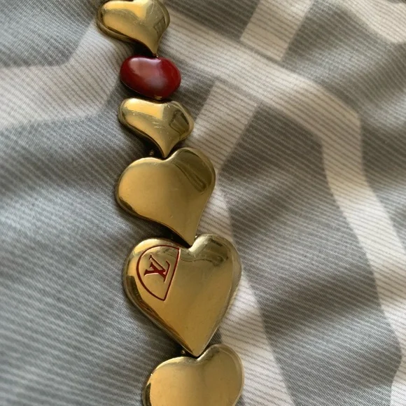 Louis Vuitton motif heart bracelet - Picture 8 of 9